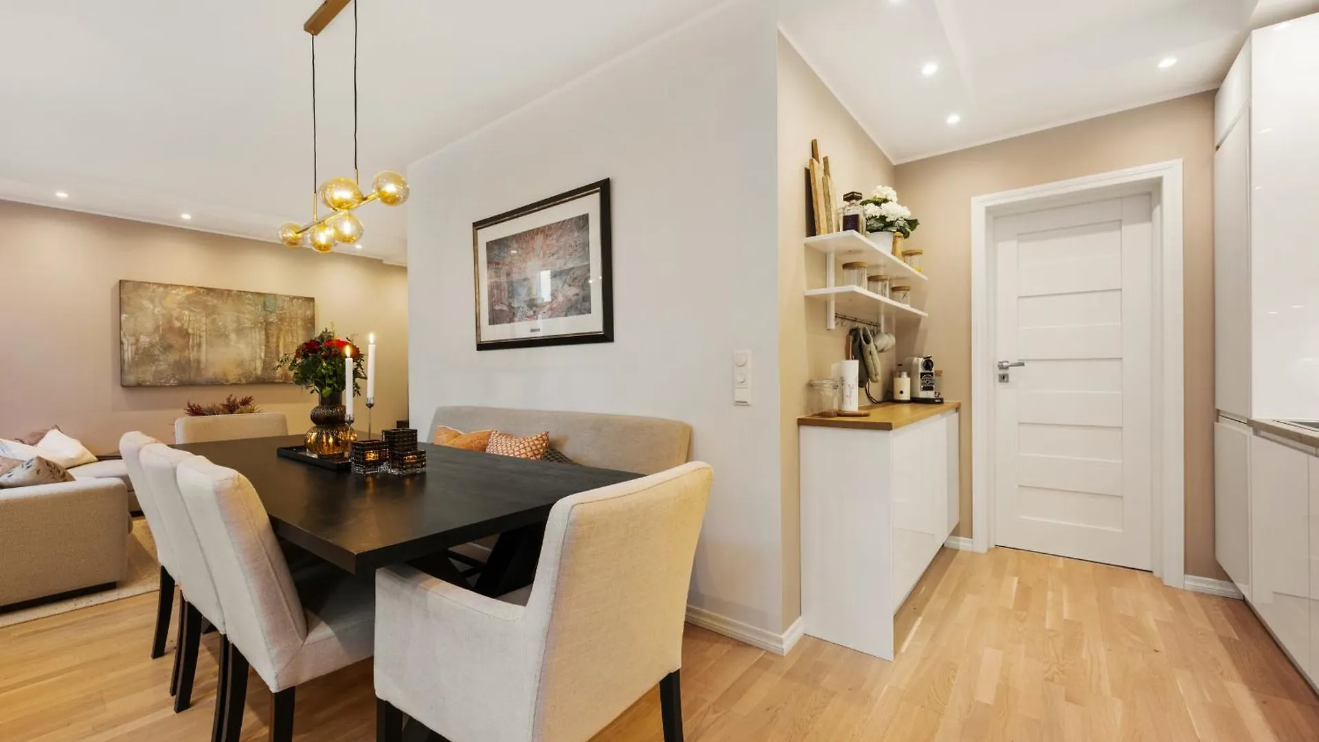 Luxury Summer Apartment With Balcony Near Bryggen Μπέργκεν